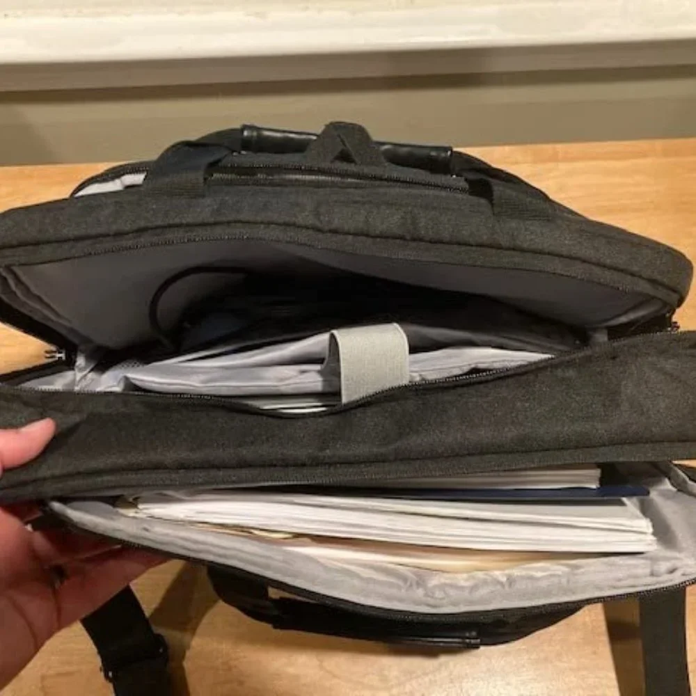 Men's Black ziper Laptop bag 17.1